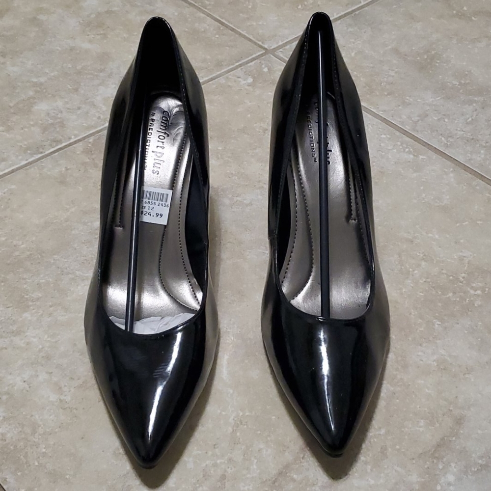 Comfort Plus by Predictions point toe patent leath